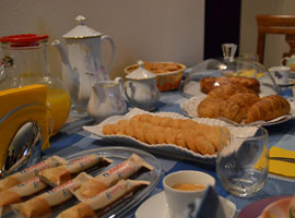 Bed breakfast malpensa aeroporto con colazione a buffet inclusa Le 3 Camelie Vanzaghello